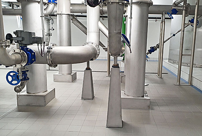 Pipe supports made of stainless steel