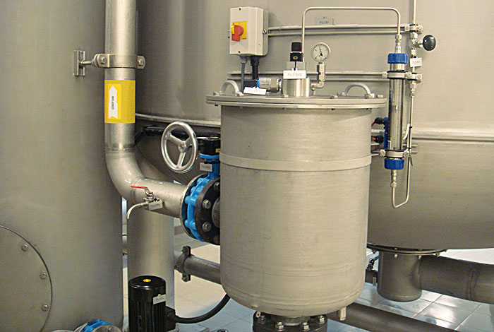 Mixing vessel for ozone systems