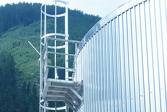 Access and operating platform at a water tower made in stainless steel