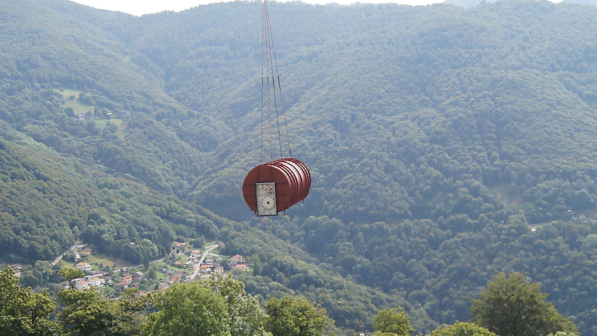 Pipe tank transport with helicopter 