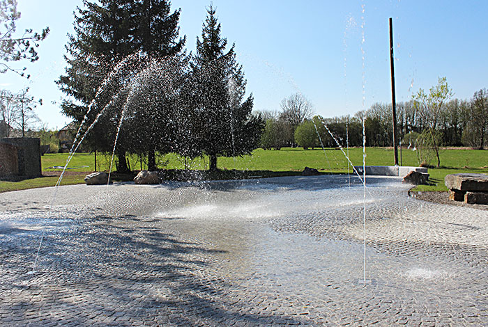 Water playground with recirculating water treatment and TecBox