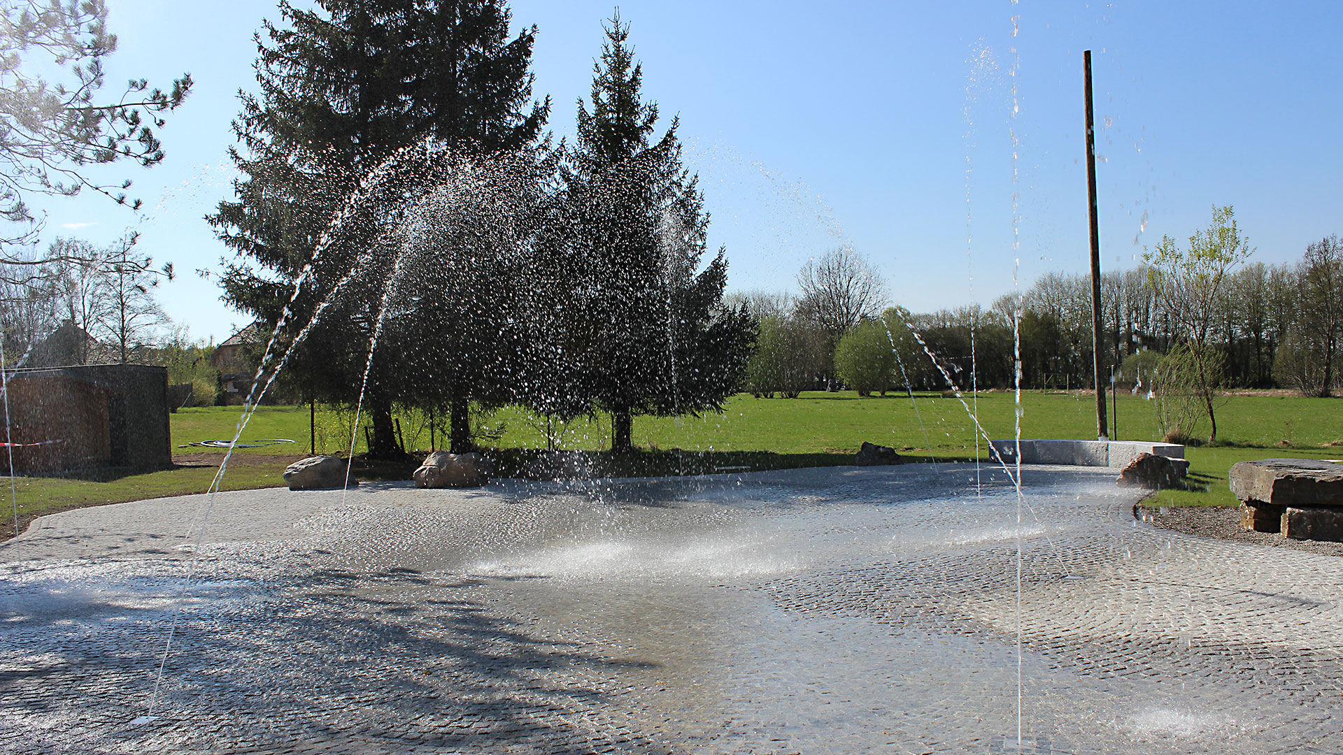 Water playground with recirculating water treatment and TecBox