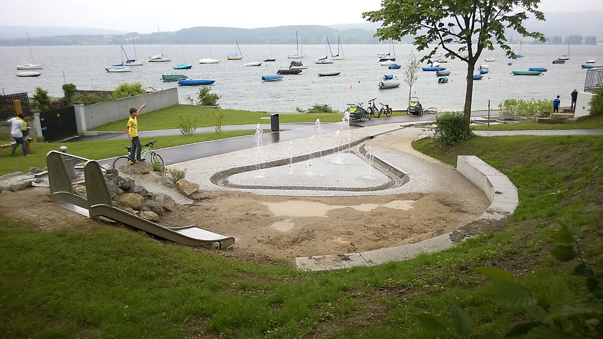 Water playground with recirculating water treatment and TecBox